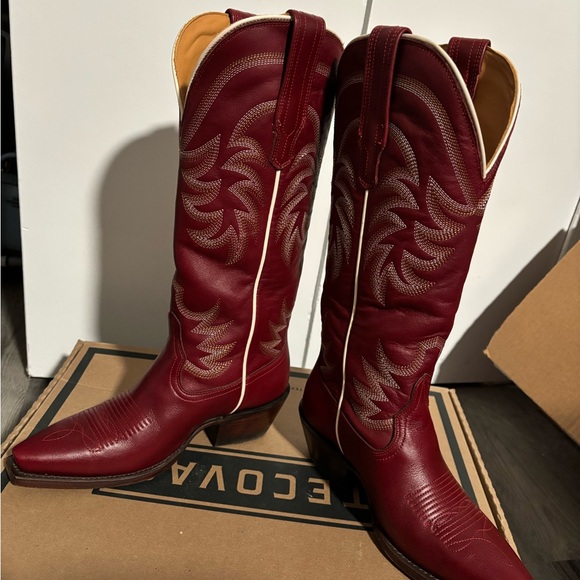 Tecova Annie Red Boot